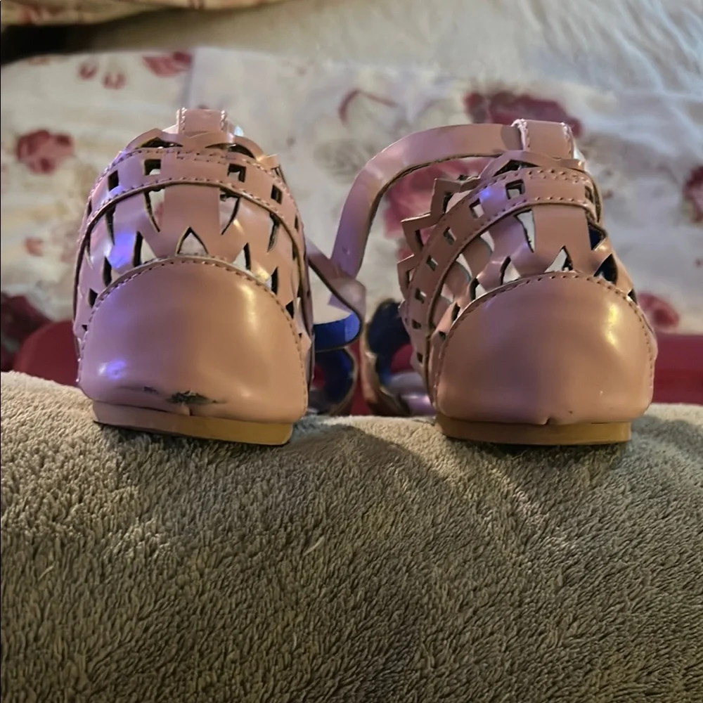 Vintage by Jeffrey Campbell Pink Sandals with Ankle Strap and Lattice Design - Picture 4 of 5